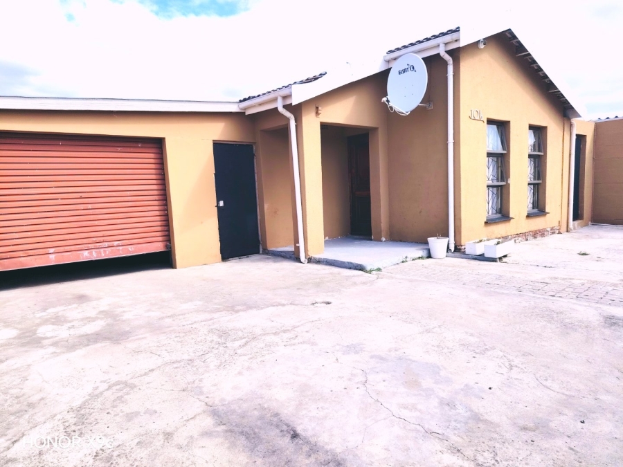 5 Bedroom Property for Sale in Houghton Place Western Cape